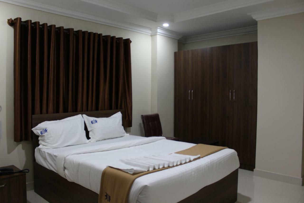 รอยัล สตาร์ โฮเต็ล - วิลสันการ์เดน Hotel บังกาลอร์ ภายนอก รูปภาพ