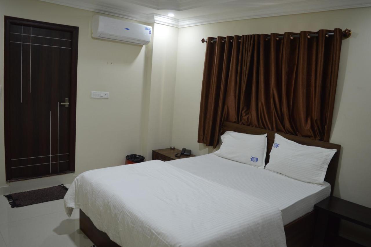 รอยัล สตาร์ โฮเต็ล - วิลสันการ์เดน Hotel บังกาลอร์ ภายนอก รูปภาพ