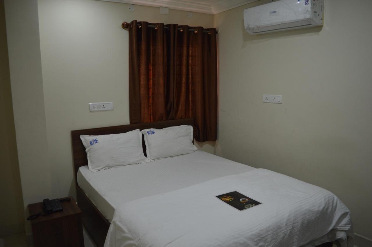 รอยัล สตาร์ โฮเต็ล - วิลสันการ์เดน Hotel บังกาลอร์ ภายนอก รูปภาพ